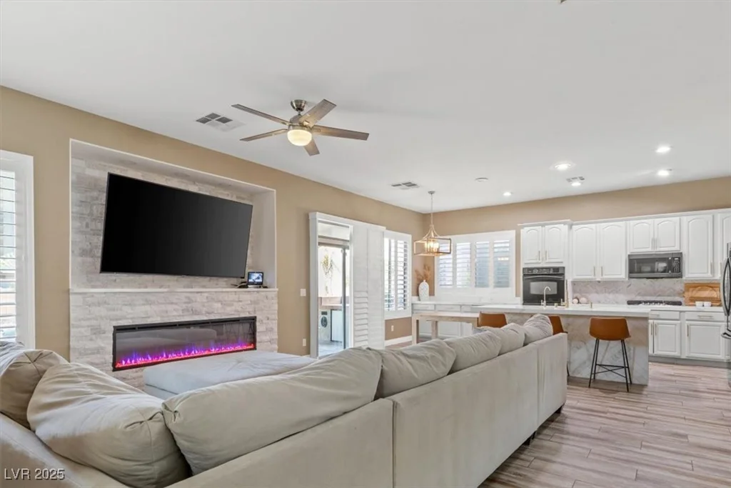 8929 Monte Oro, Las Vegas, NV 89131