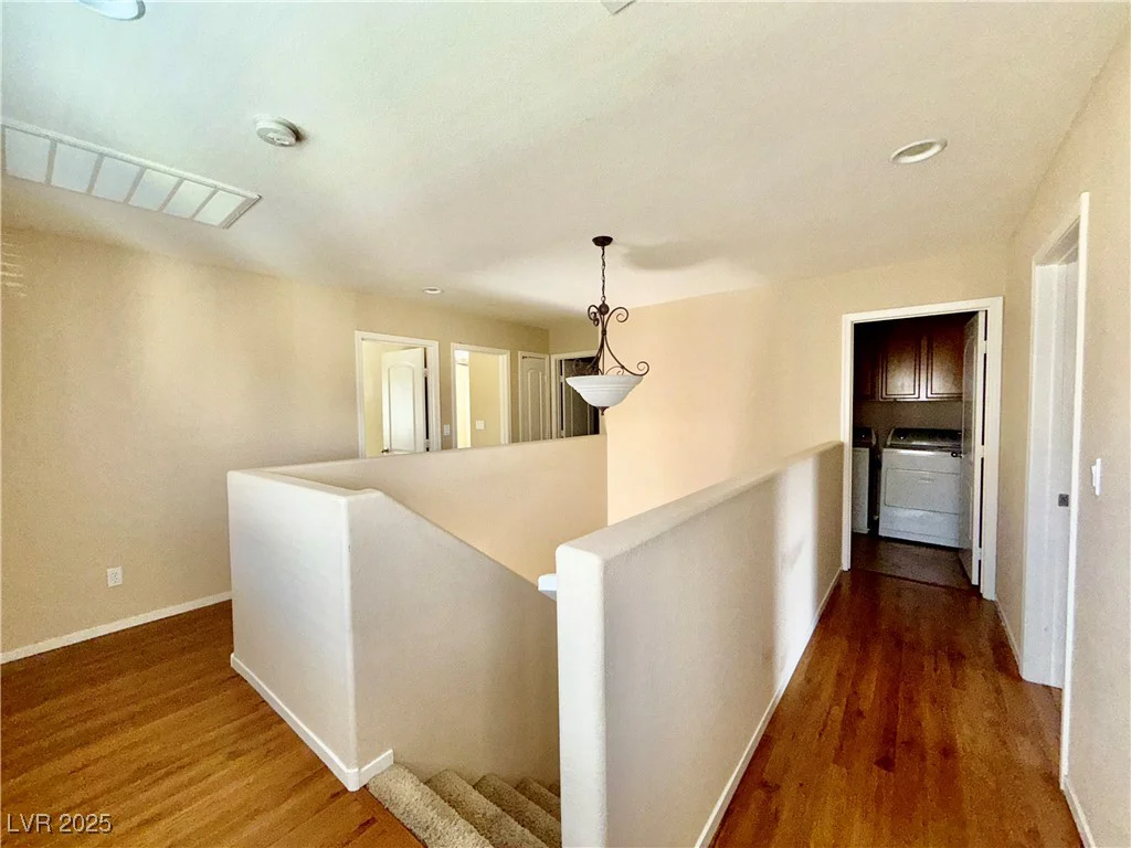 5517 Overlook Valley, North Las Vegas, NV 89081
