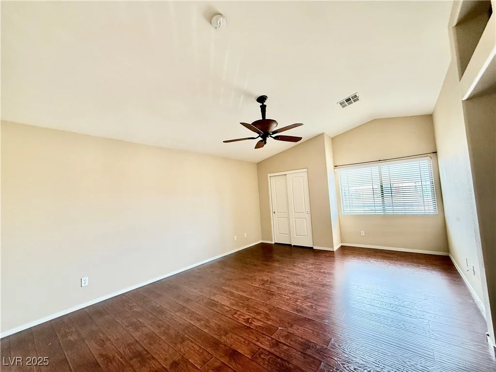 5517 Overlook Valley, North Las Vegas, NV 89081