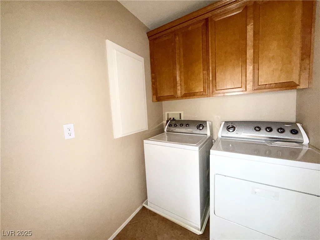 5517 Overlook Valley, North Las Vegas, NV 89081