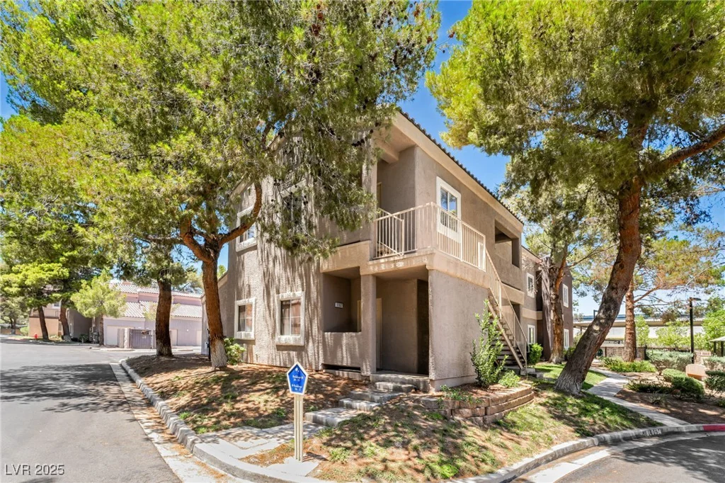 5250 Rainbow, Las Vegas, NV 89118
