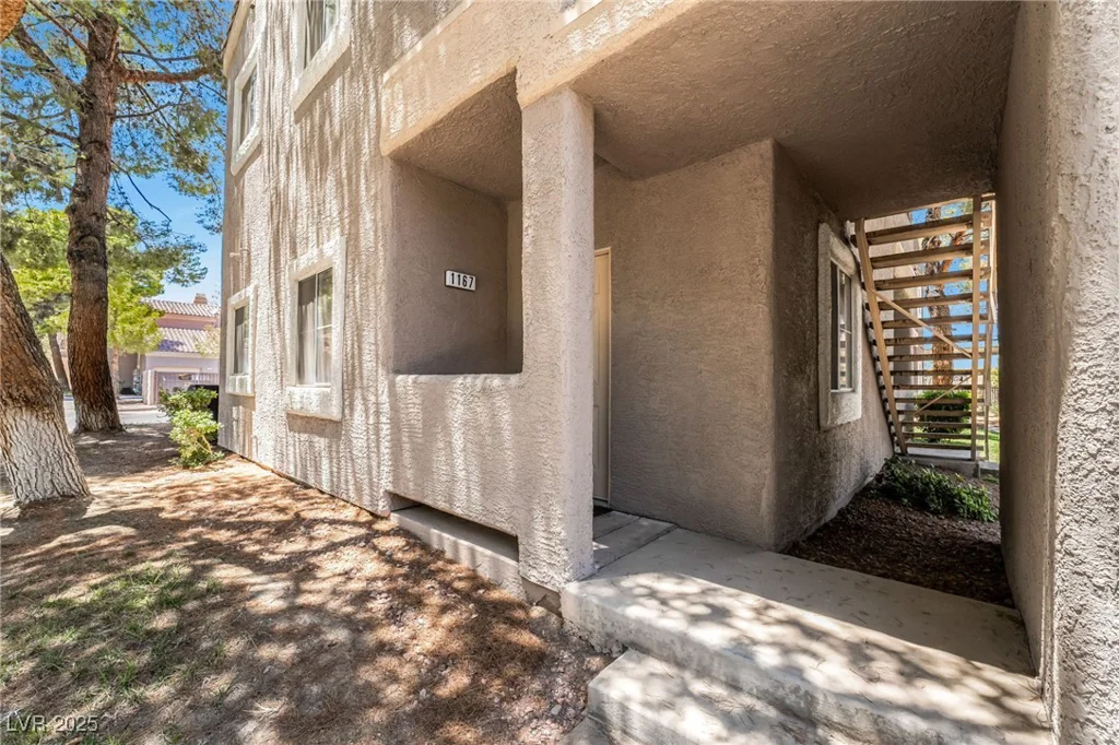 5250 Rainbow, Las Vegas, NV 89118