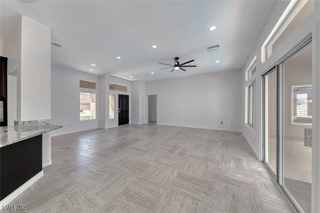 2540 Youngdale, Las Vegas, NV 89134