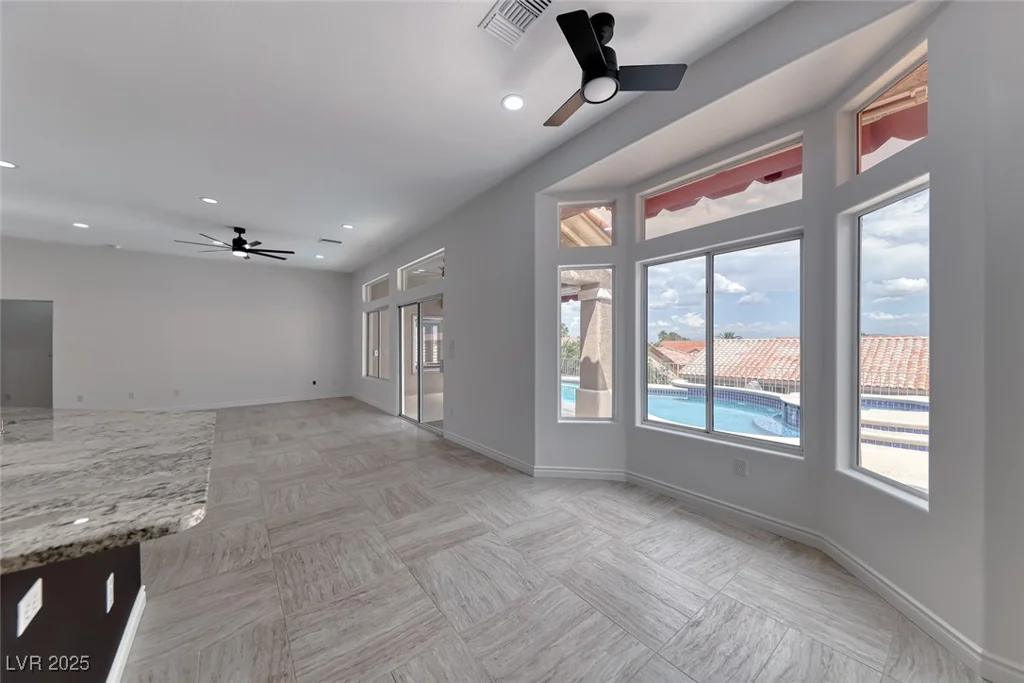 2540 Youngdale, Las Vegas, NV 89134