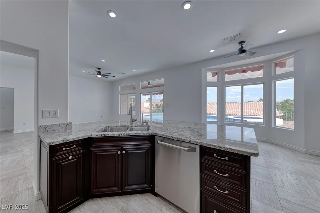 2540 Youngdale, Las Vegas, NV 89134