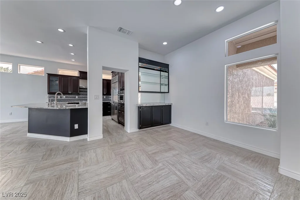 2540 Youngdale, Las Vegas, NV 89134