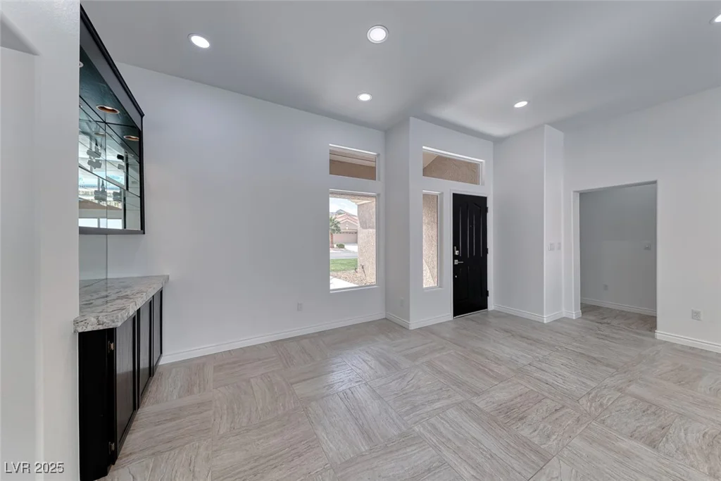 2540 Youngdale, Las Vegas, NV 89134