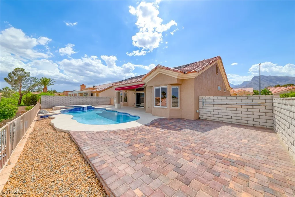 2540 Youngdale, Las Vegas, NV 89134