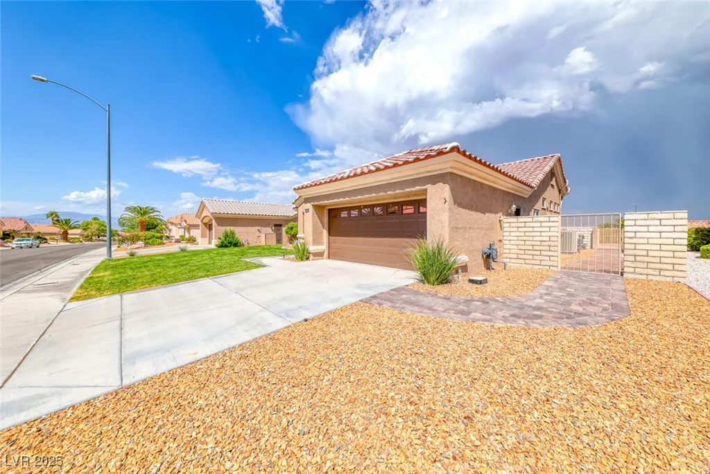 2540 Youngdale, Las Vegas, NV 89134