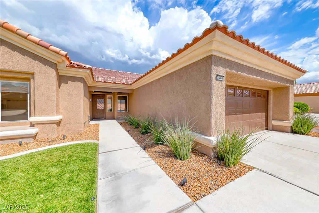 2540 Youngdale, Las Vegas, NV 89134