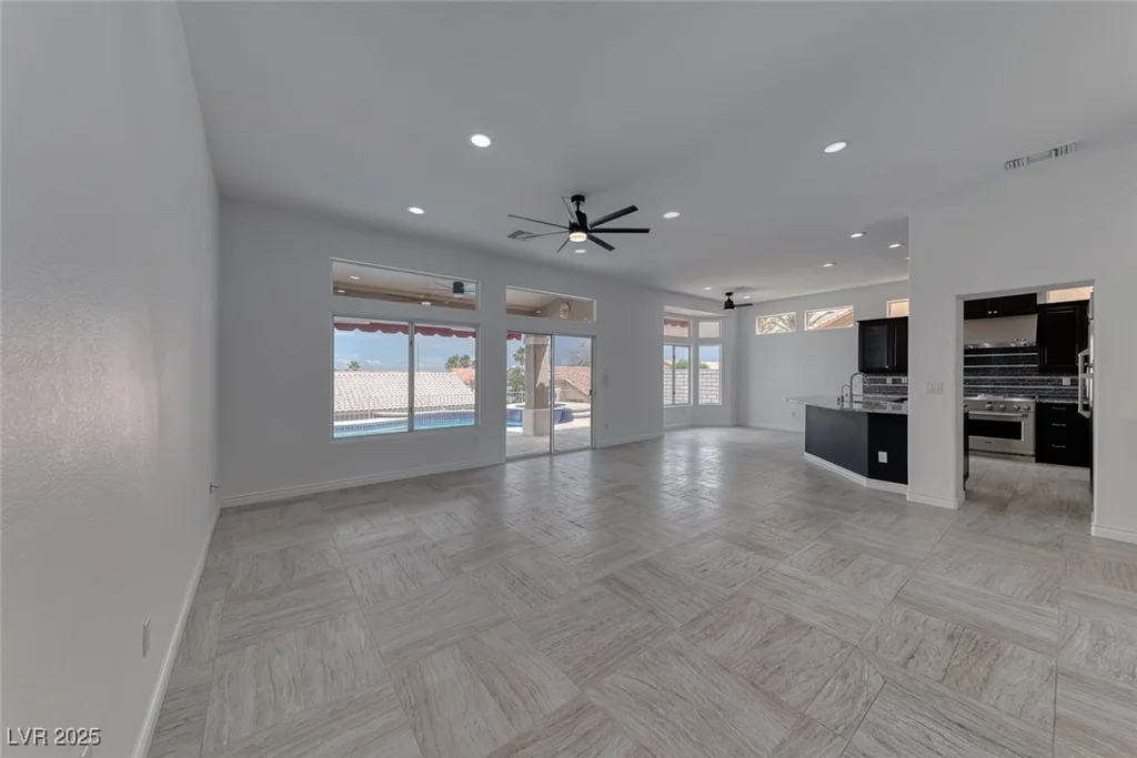 2540 Youngdale, Las Vegas, NV 89134