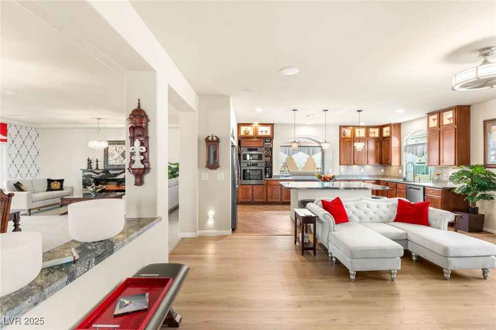 6595 Creekside Cellars, Las Vegas, NV 89139