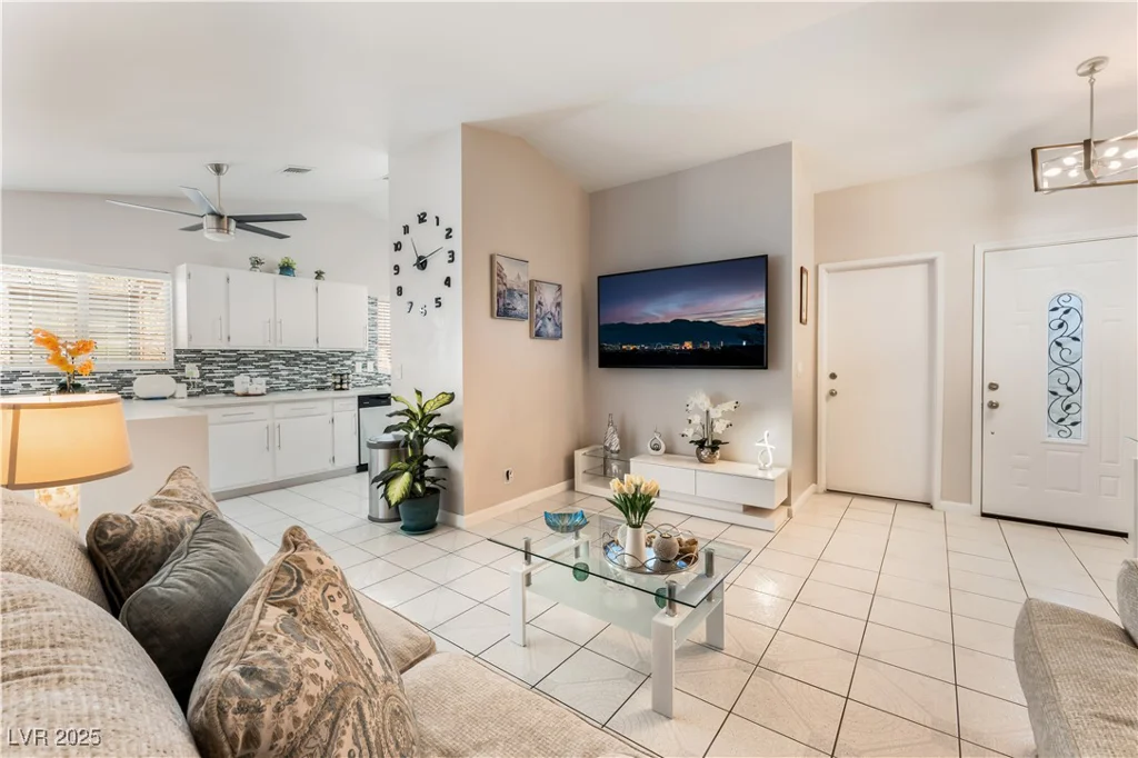2093 Seahurst, Las Vegas, NV 89142