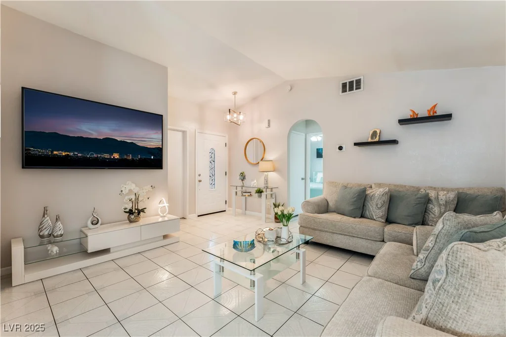 2093 Seahurst, Las Vegas, NV 89142