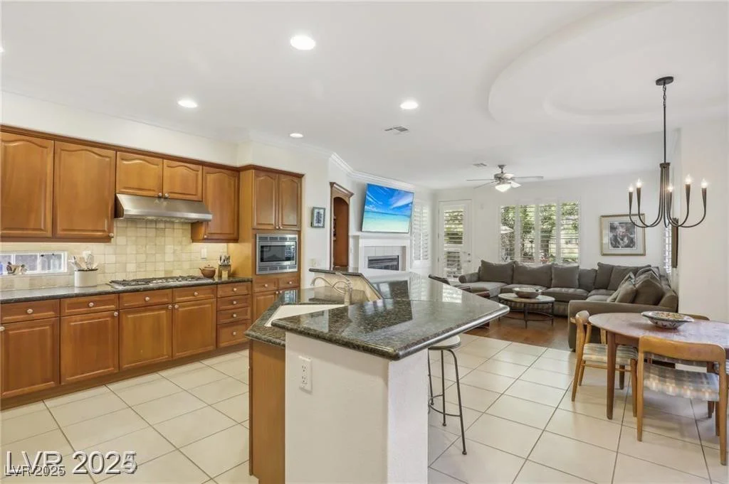 613 Pinnacle Heights, Las Vegas, NV 89144