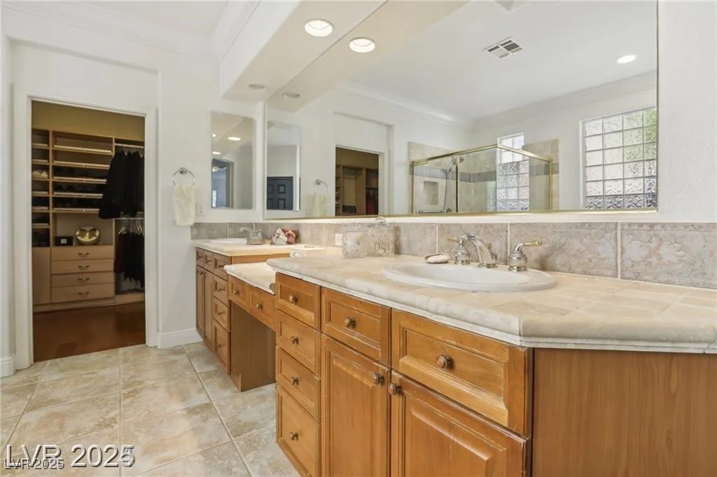 613 Pinnacle Heights, Las Vegas, NV 89144