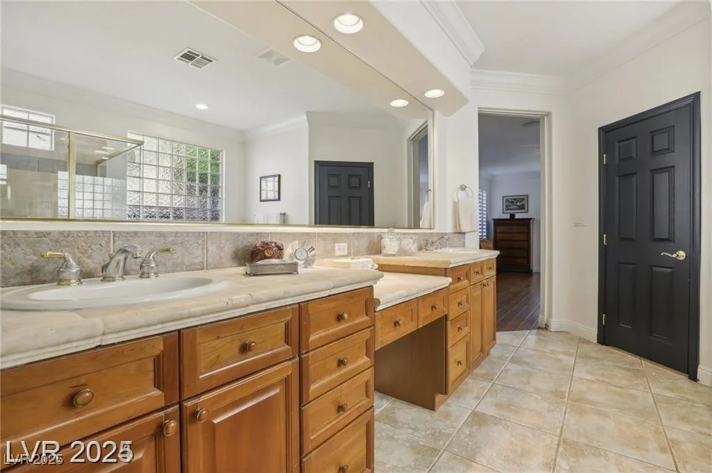613 Pinnacle Heights, Las Vegas, NV 89144
