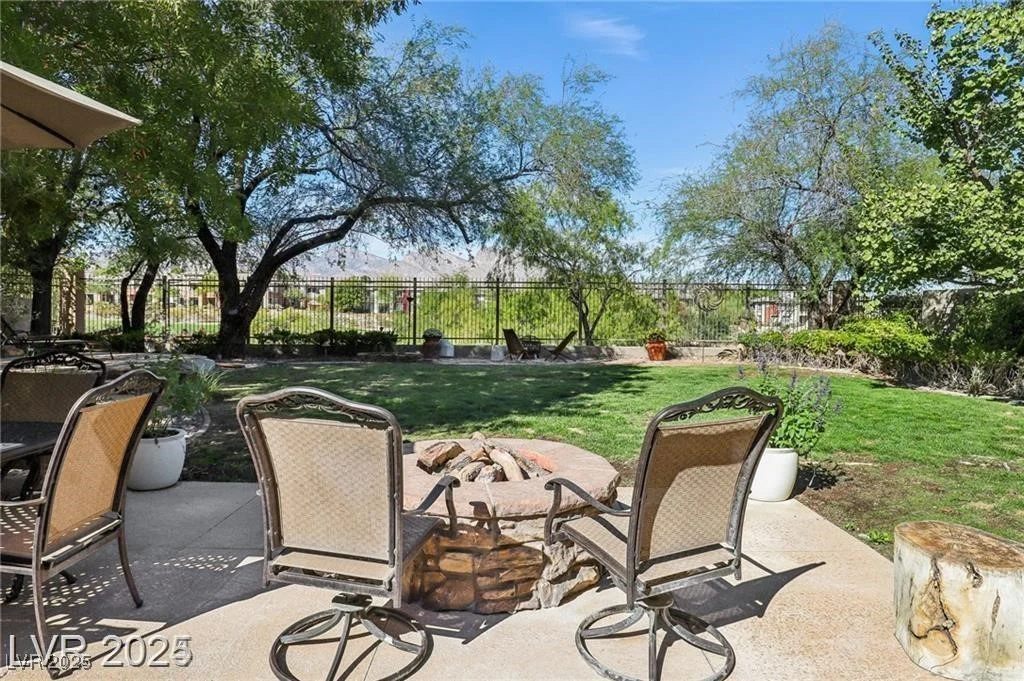 613 Pinnacle Heights, Las Vegas, NV 89144