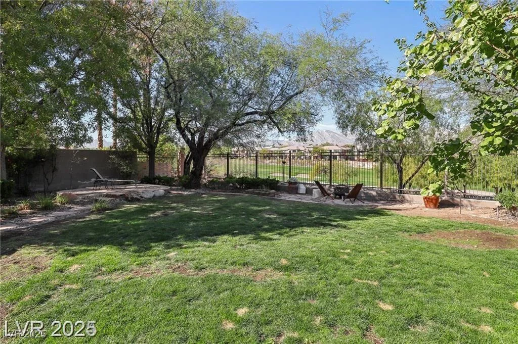 613 Pinnacle Heights, Las Vegas, NV 89144