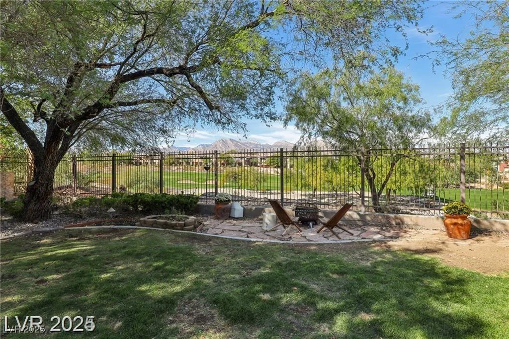 613 Pinnacle Heights, Las Vegas, NV 89144