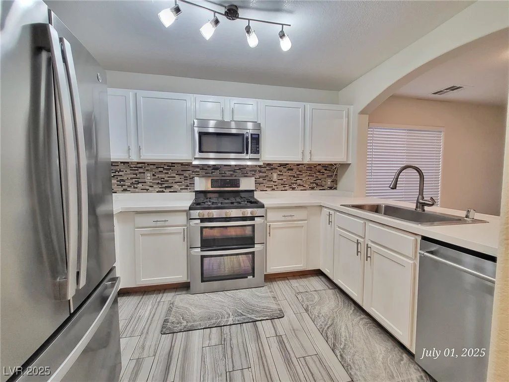 6621 Churnet Valley, Las Vegas, NV 89139