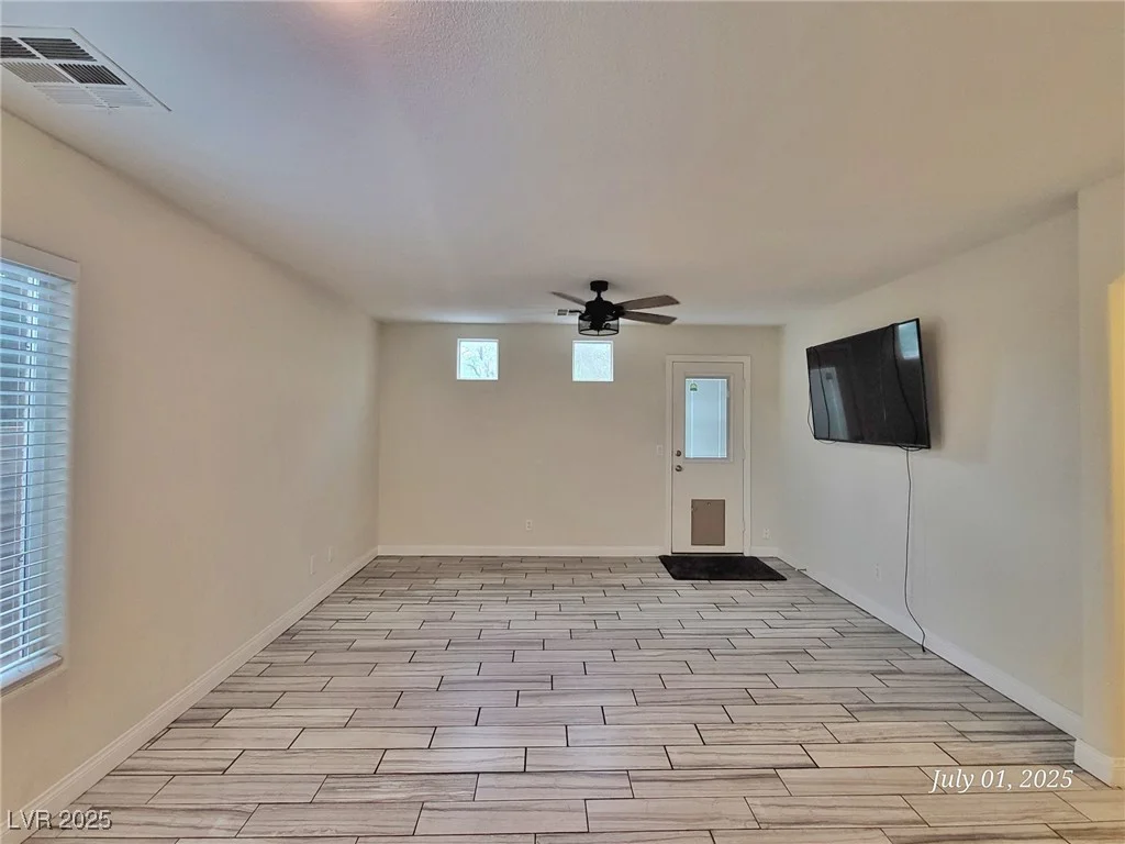 6621 Churnet Valley, Las Vegas, NV 89139
