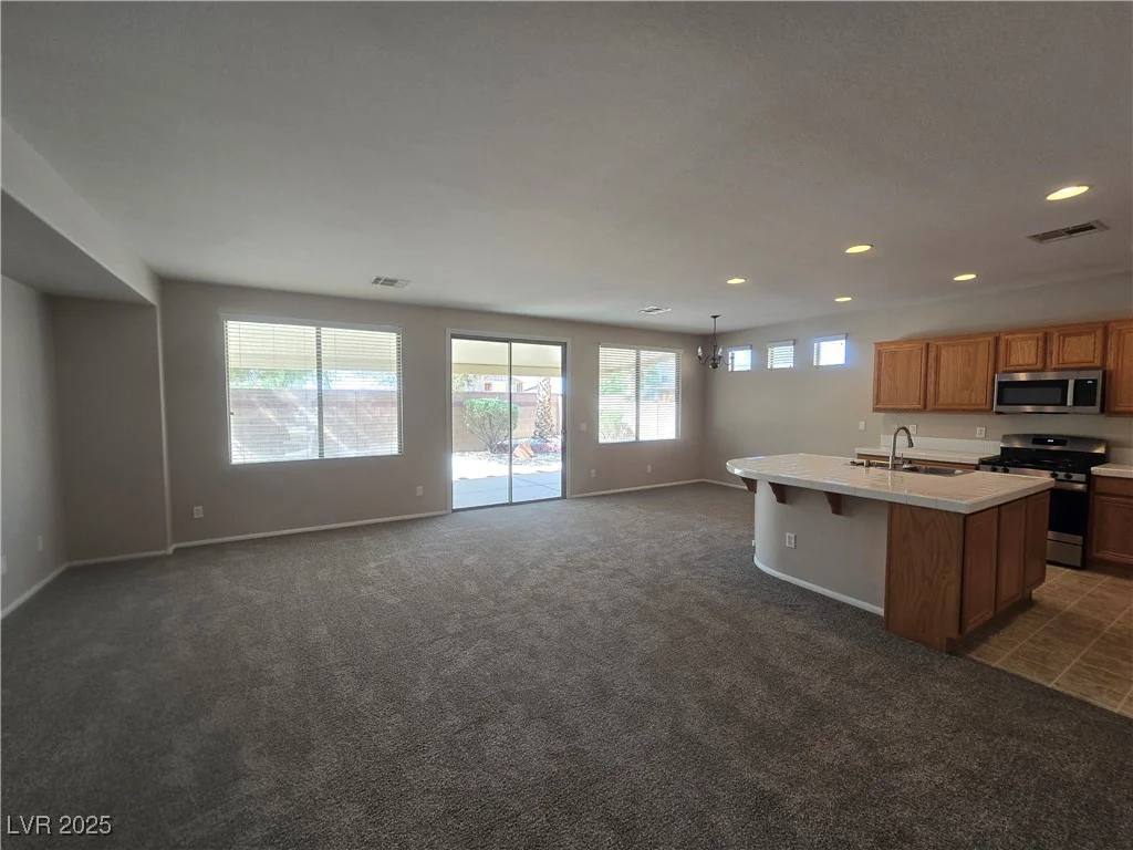 7572 Coyote Cave, Las Vegas, NV 89113