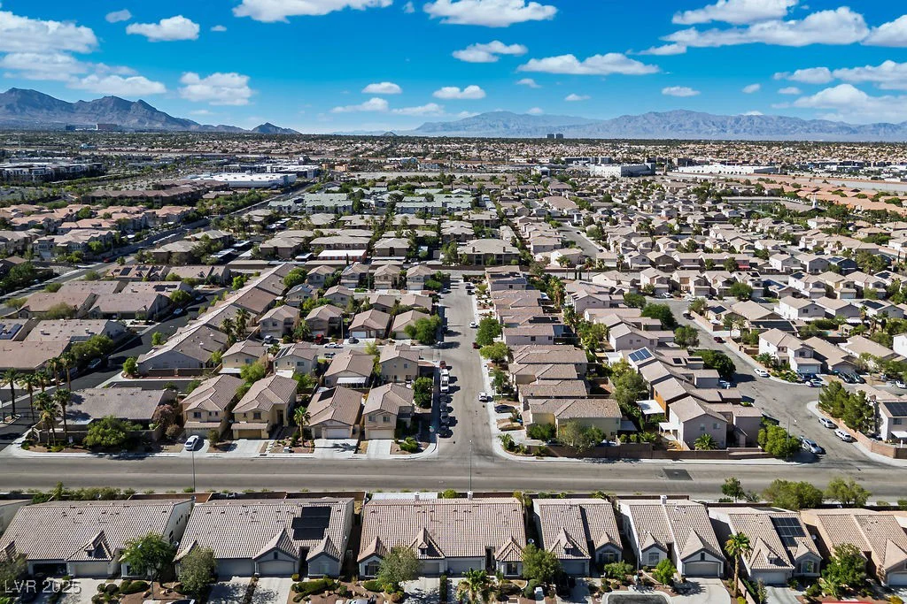 9722 Glittering Star, Las Vegas, NV 89147