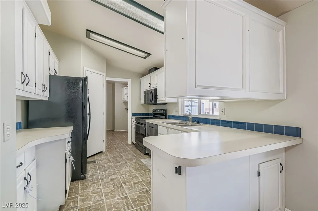 5922 Cardinal Rose, Las Vegas, NV 89122