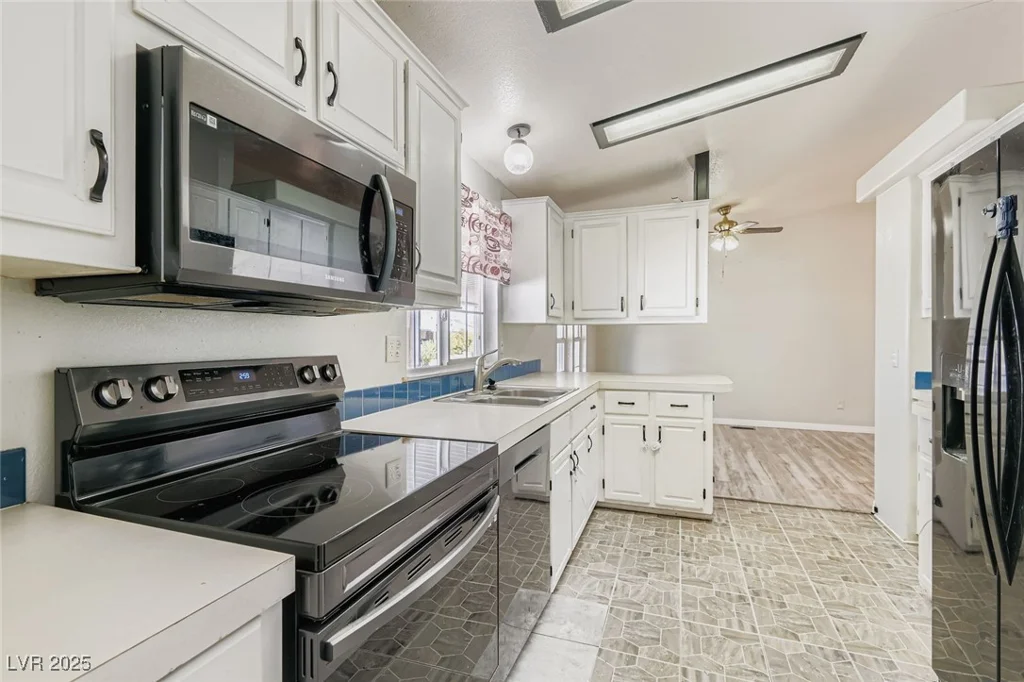 5922 Cardinal Rose, Las Vegas, NV 89122