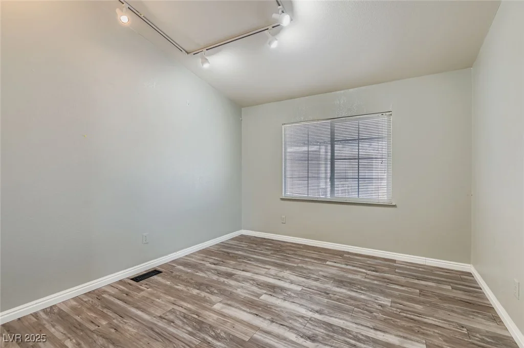 5922 Cardinal Rose, Las Vegas, NV 89122