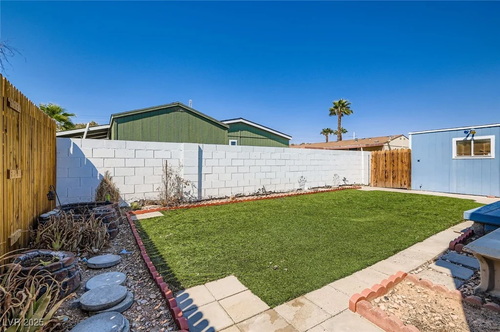 5922 Cardinal Rose, Las Vegas, NV 89122