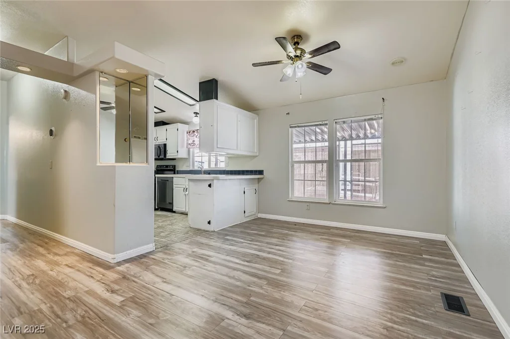 5922 Cardinal Rose, Las Vegas, NV 89122