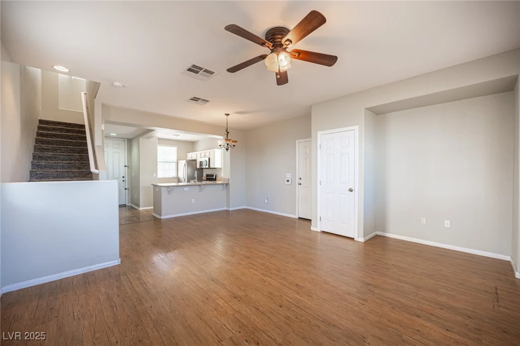 8368 Creek Canyon, Las Vegas, NV 89113