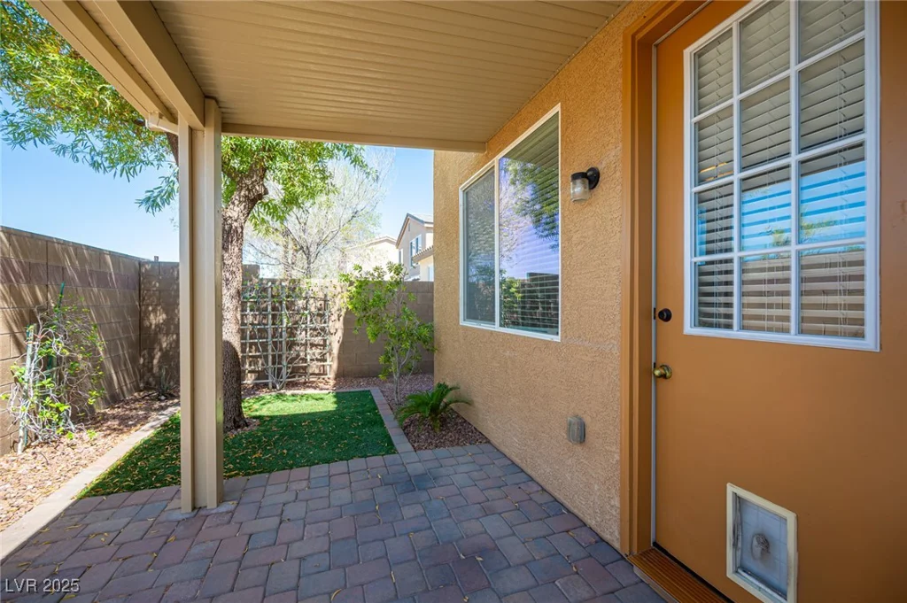 8368 Creek Canyon, Las Vegas, NV 89113