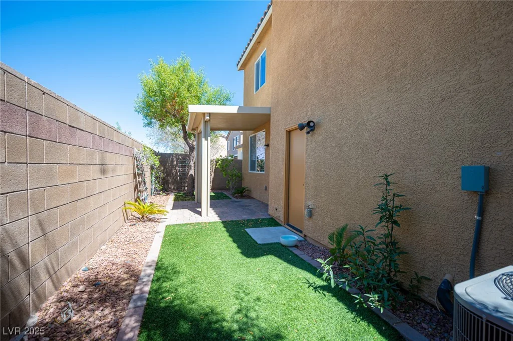 8368 Creek Canyon, Las Vegas, NV 89113