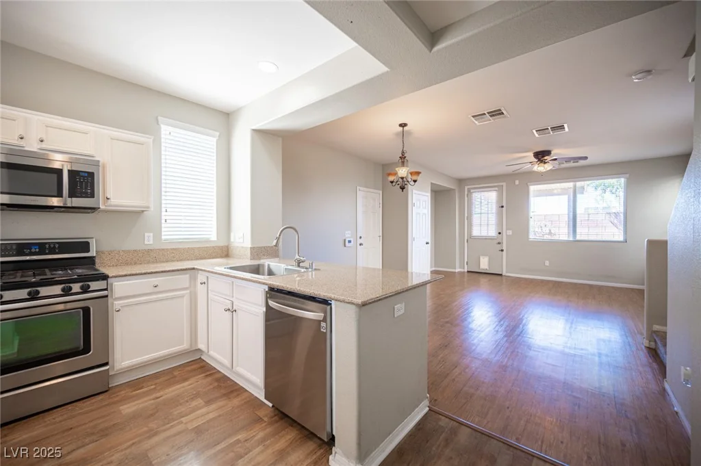 8368 Creek Canyon, Las Vegas, NV 89113