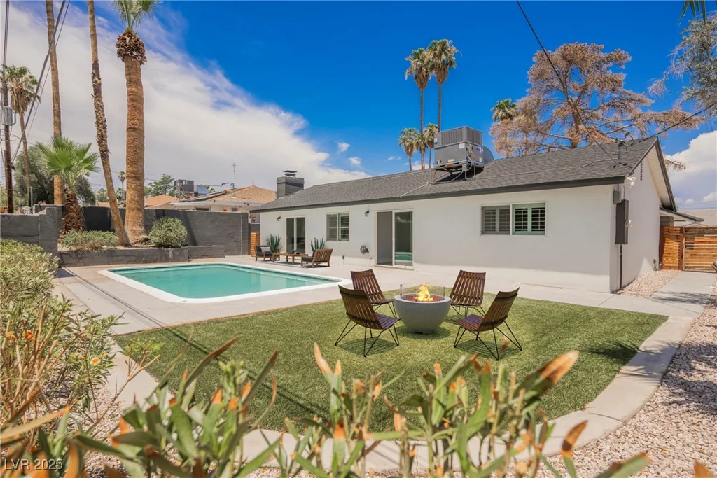 1712 Oakey, Las Vegas, NV 89104