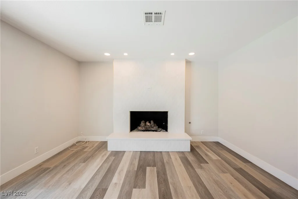 1712 Oakey, Las Vegas, NV 89104