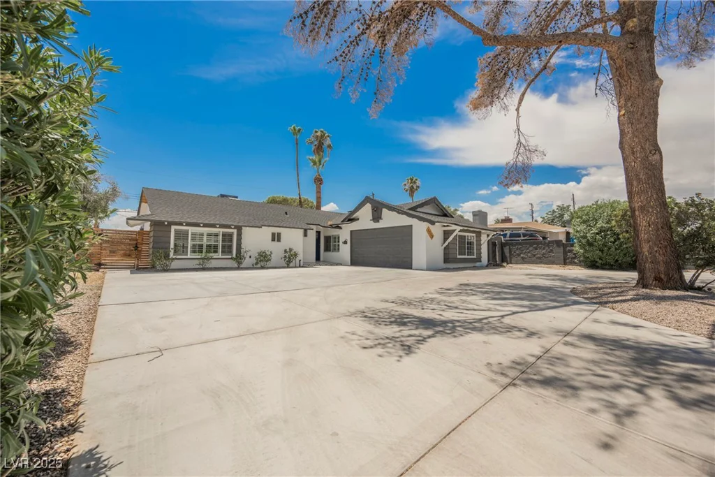 1712 Oakey, Las Vegas, NV 89104