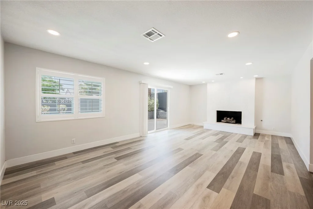 1712 Oakey, Las Vegas, NV 89104
