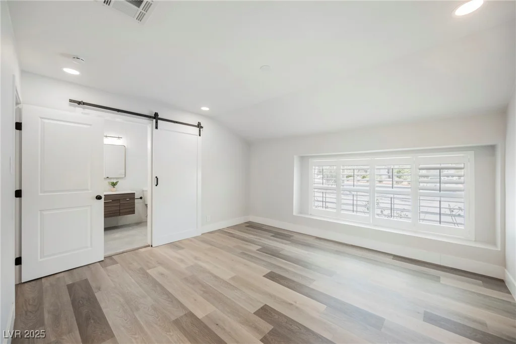 1712 Oakey, Las Vegas, NV 89104
