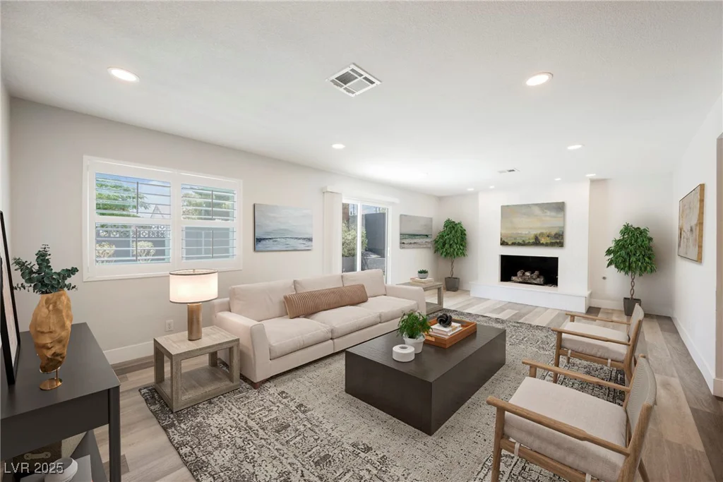 1712 Oakey, Las Vegas, NV 89104