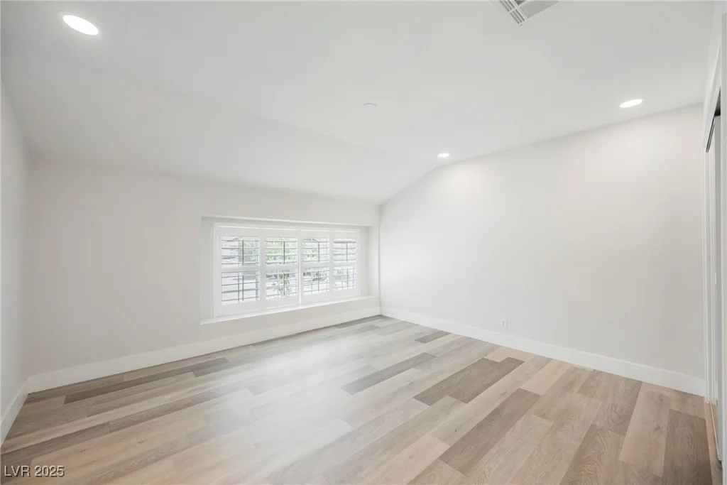 1712 Oakey, Las Vegas, NV 89104