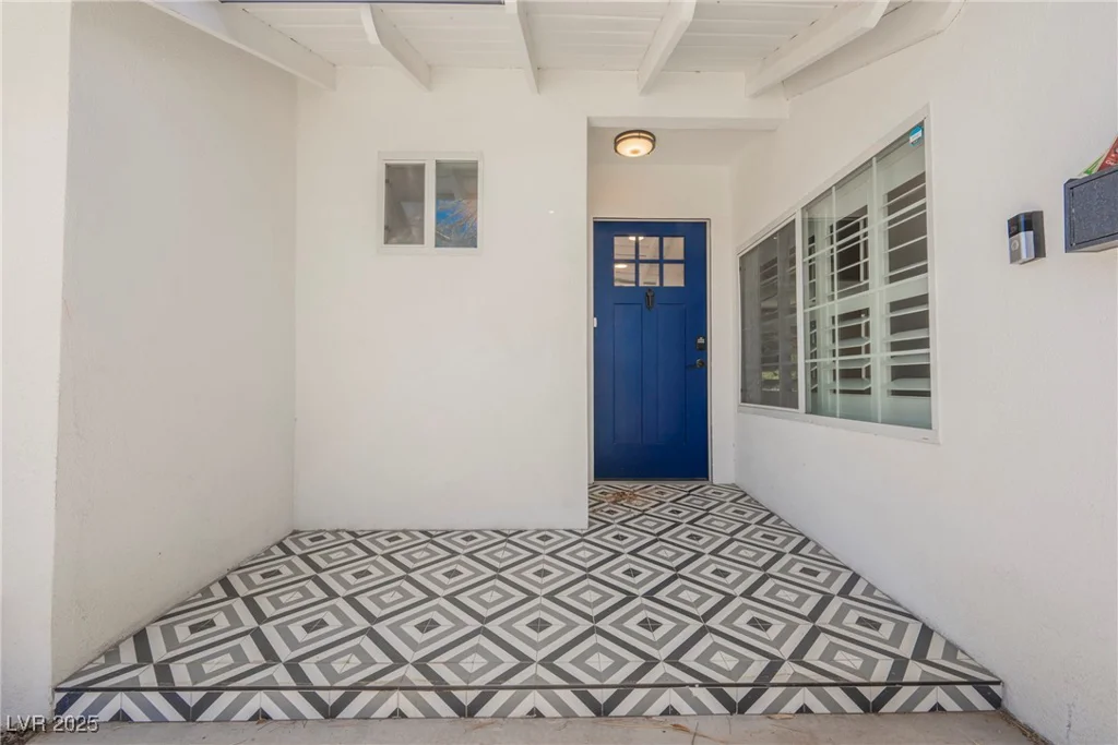 1712 Oakey, Las Vegas, NV 89104