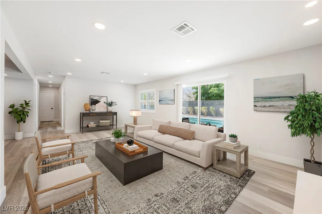 1712 Oakey, Las Vegas, NV 89104