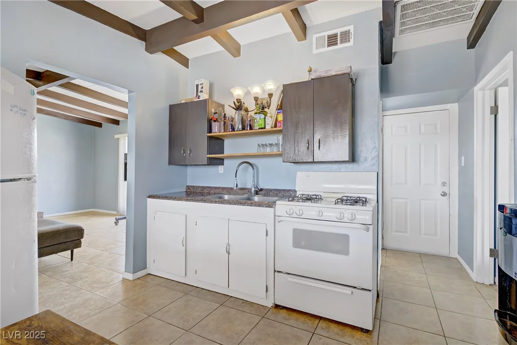 10 Ronald, Las Vegas, NV 89110
