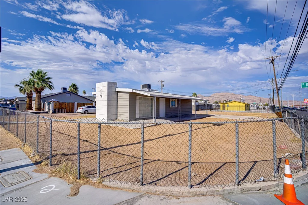 10 Ronald, Las Vegas, NV 89110