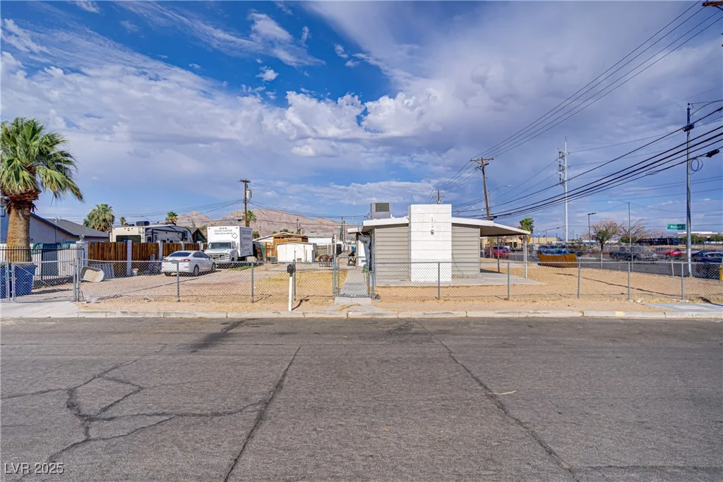 10 Ronald, Las Vegas, NV 89110