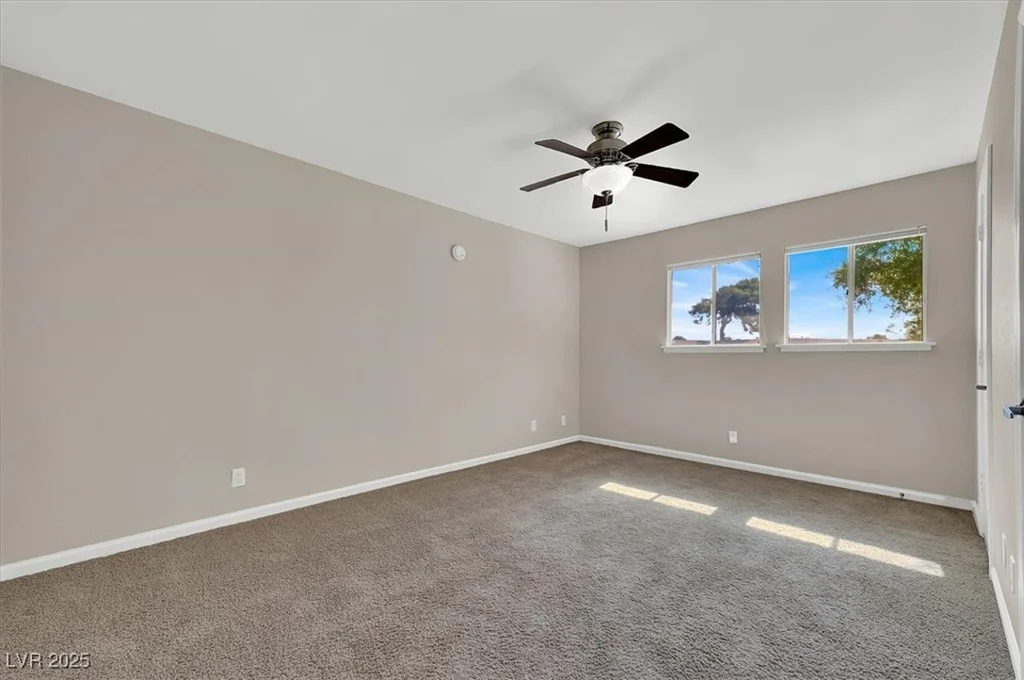698 Oakmont, Las Vegas, NV 89109